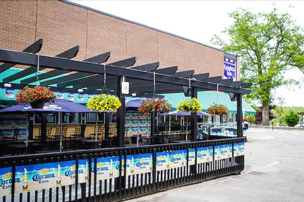 The Brunswick Hotel Complex Parry Sound Exterior foto